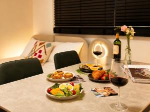 NEW Luxury Hideout !! Jamsil, KSPO DOME, Lotte World, Free Netflix