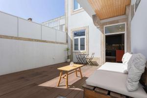 Liiiving in Porto - Vintage Terrace Apartment