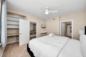 Luxury 2BR 2BA King Beds Houston Stay Fast Wi-Fi