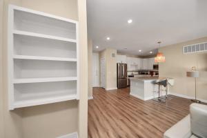 Luxury 2BR 2BA King Beds Houston Stay Fast Wi-Fi
