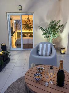 Duplex avec Jacuzzi, piscine, terrasses et vues a 180º sur la mer