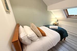 Peak Side Terrace Spacious 3BR Home in Buxton Sleeps 5