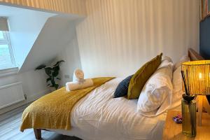 Peak Side Terrace Spacious 3BR Home in Buxton Sleeps 5
