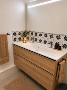 Evasion chic au coeur de la ville et proche plage - Garage privé - Deux chambres