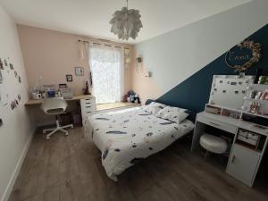 maison familiale piscine intérieure séjour calme