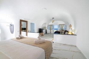 Sun Angelos Oia - Luxury Cave Suites