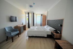 GOLDEN DAiSY HOTEL