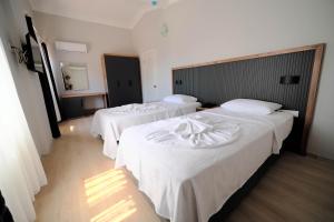 GOLDEN DAiSY HOTEL