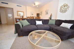 Beach 3br Pool Parking Sleeps 7