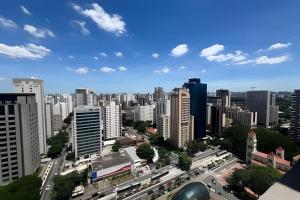 Apto c piscina, academia e próx. metrô (409)