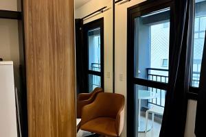 Studio próx. metrô com academia e coworking (605B)