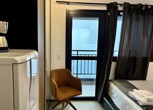Studio próx. metrô com academia e coworking (605B)