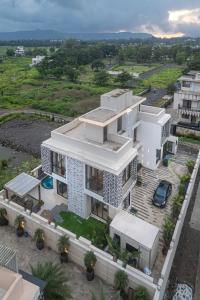 4BHK with pool Deshco Villa Myst Dawn, Lonavala