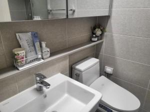 Value Stay Songdo 21층 호수뷰 루프탑수영장 호텔침구 스마트TV 공항30분
