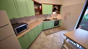 Large apartment with terrace and parking