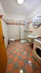 Large apartment with terrace and parking