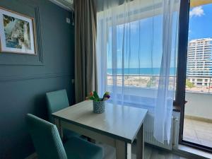 Acqua Santa Summerland Apartments