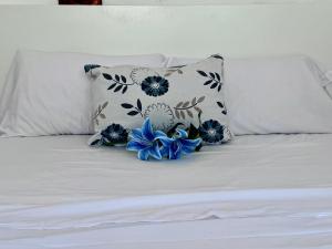 Beachfront Paradise By Gloove