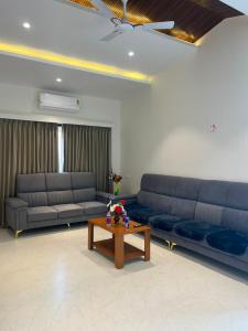 Zenith Villa