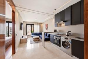 Hayet Self Check-in 5m from Tramway station