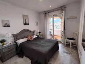 Luxury Apartment Near P Banus Sea and Mountain Views
