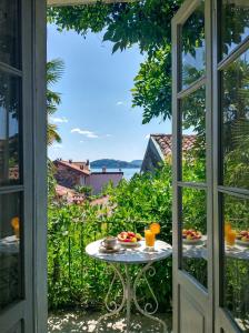 Al 19 - Village House Among Alleys and Lake View