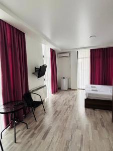 Pool & HostLab Hotel Kobuleti, 4 min to Sea
