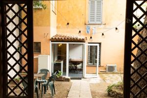 Cozy & Real Trastevere Apt