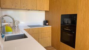 Villa Petra Vilamoura- Modern Retreat near Beach, Golf & Marina