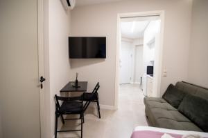 Cozy Apartment near metro Dafni