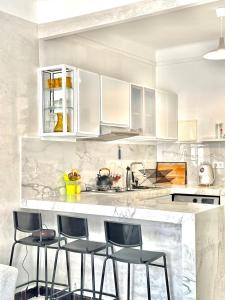 Seaside Elegant Studio