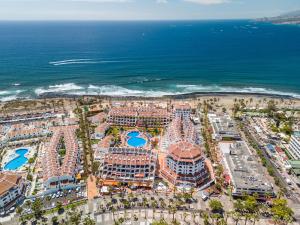 Parque Santiago II - Studio - Las Americas, heated pool, ocean view, 250m to the beach