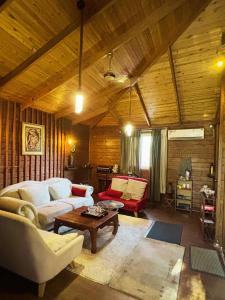 Stay in Greater Noida, Green Verandah 1BHK Wooden House