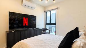 LUX 2-Storie 3-BDR , 3.5 Bath Penthouse