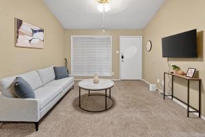 Well-appointed 2BR in prime location