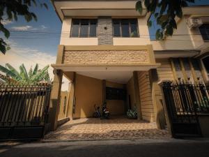 Audis Homestay 6BR Spacious House in Jogja