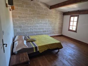 Appartement F4 au sein dun domaine du 17e siècle rénové