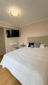 Modern apartment Bordering San Isidro View balcony