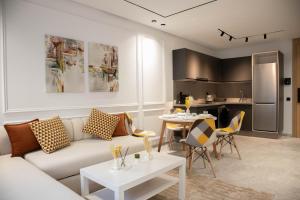C110- Stylish and Bright Apt in City Center - Maarif