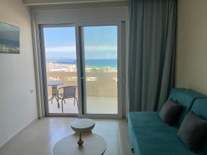 Kissamos Hillside Blue Studio 2