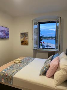 Beach House Tisno whit Sea View
