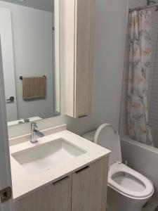 Condo Apartment close to Go Station