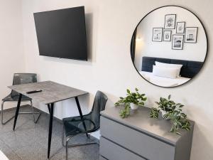 Lipp Apartments