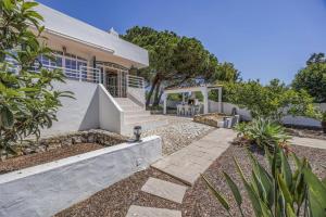 Villa Sawadi by Villa Plus