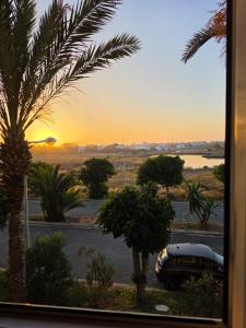 Spacious apartment, pool, beach, basement parking