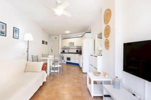 Home2Book Cozy Coastal Apt & Pool, Los Cristianos