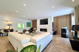 Villa 8 personnes piscine proche lac