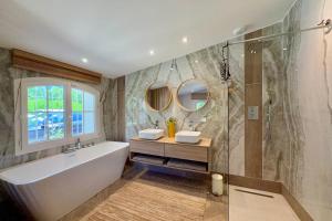 Villa 8 personnes piscine proche lac