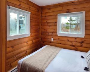 Hunts Point 2-BR Coastal Retreat - Cottage # 4