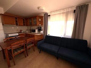 Luna Seaview Apartment